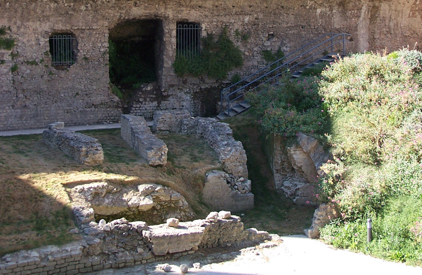 Travaux de mise en valeur du site des anciennes arnes romaines de Bziers, du jardin, du belvdre et de l'ambulacre.